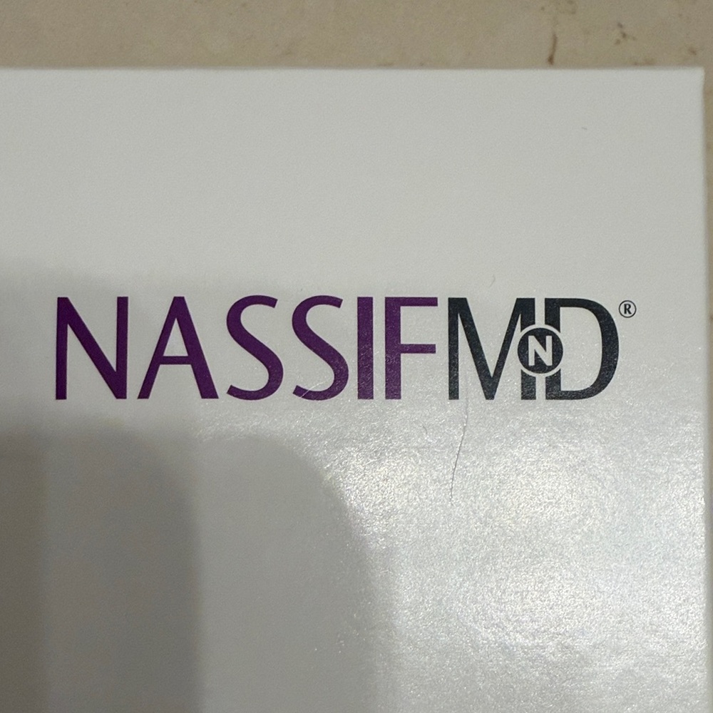 NassifMD Hydro-screen hydrating serum - Picture 2 of 5
